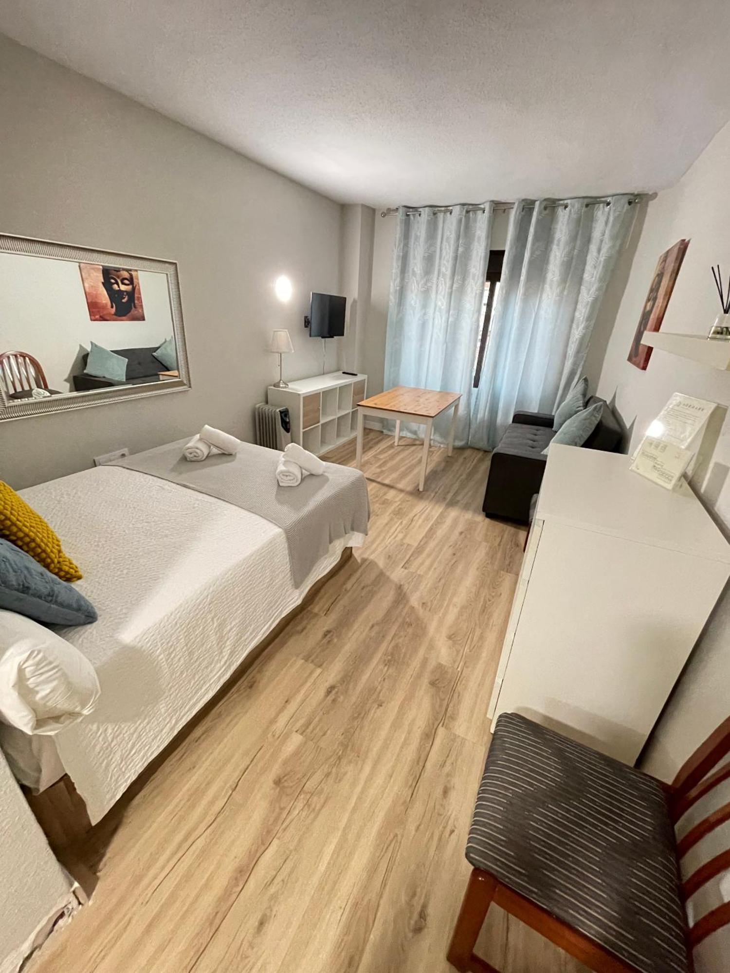 Resitur Luxury Suit A Sevilla Buitenkant foto